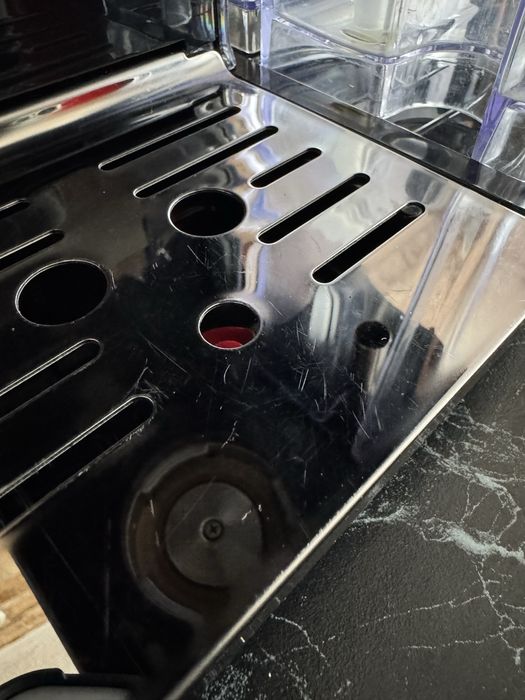 Ekspres Breville PrimaLatte II, Młynek żarnowy Aigostar Flavor