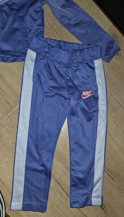 Piekny Dresik Nike 86/92cm