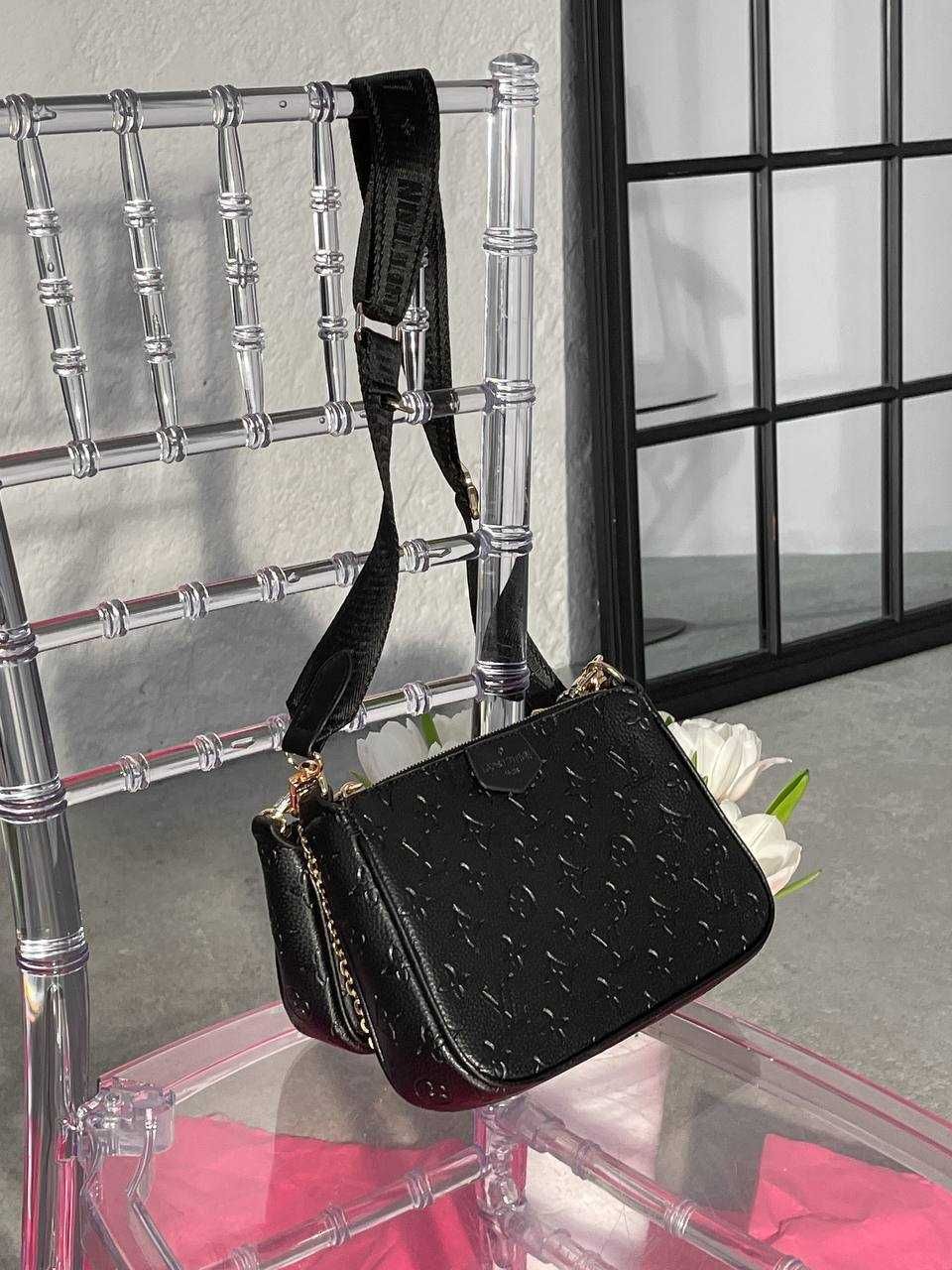Чорна сумка Louise Vuitton