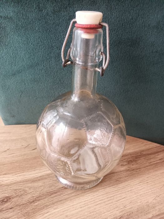 Butelka karafka w kształcie piłki piłka 750ml