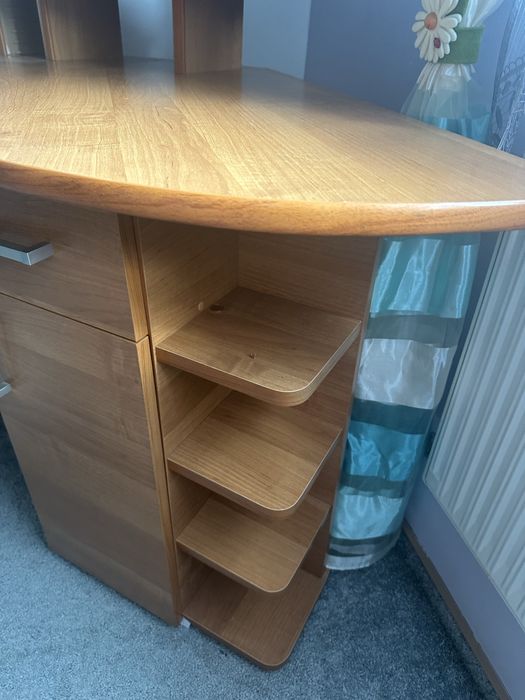 Oddam biurko jest w dobrym stanie