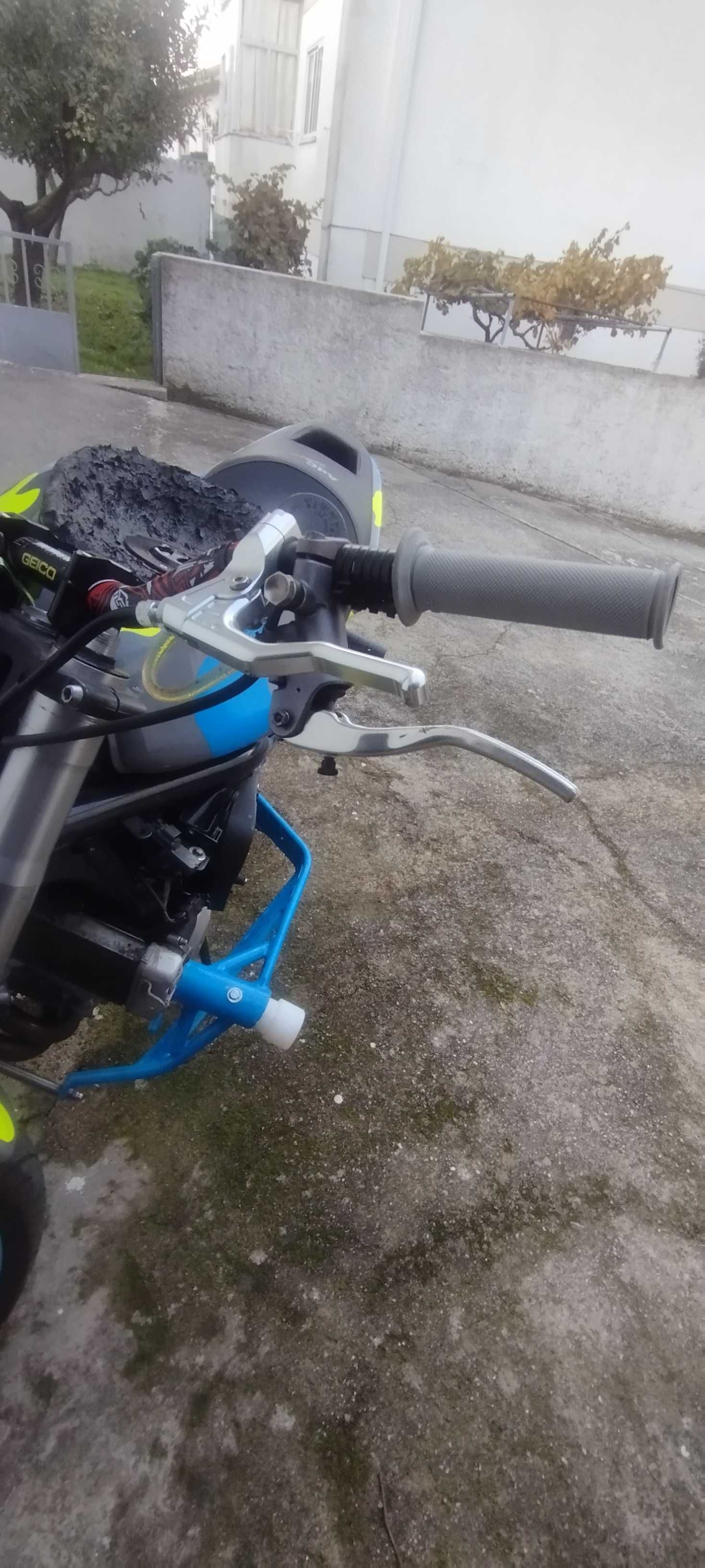Kawasaki ER6N Stunt Freestyle