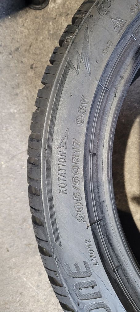 205/50r17 93V Bridgestone Blizzak LM005 z 2022r ładne.