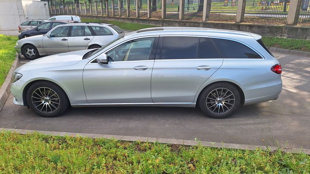 Carrinha Mercedes E220 gasóleo