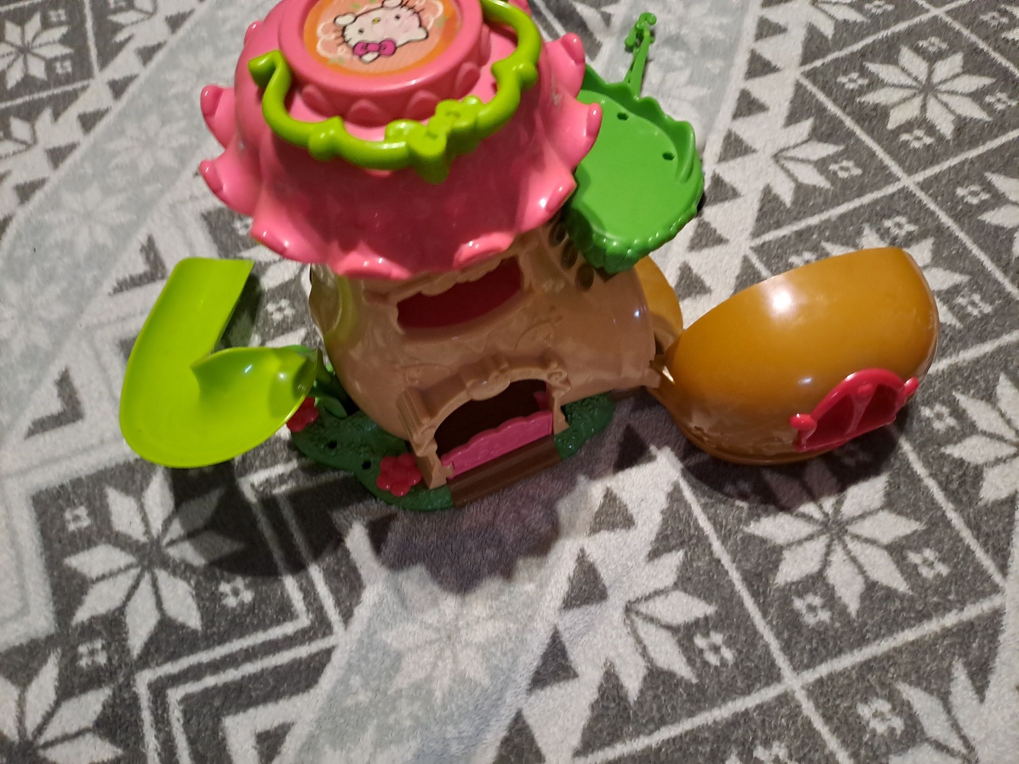 Hello Kitty domek but