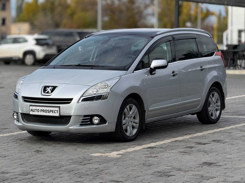 Peugeot 5008 2013p