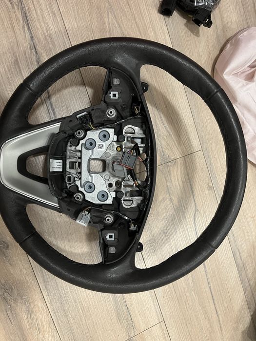 Кермо Lincoln MKC 2019