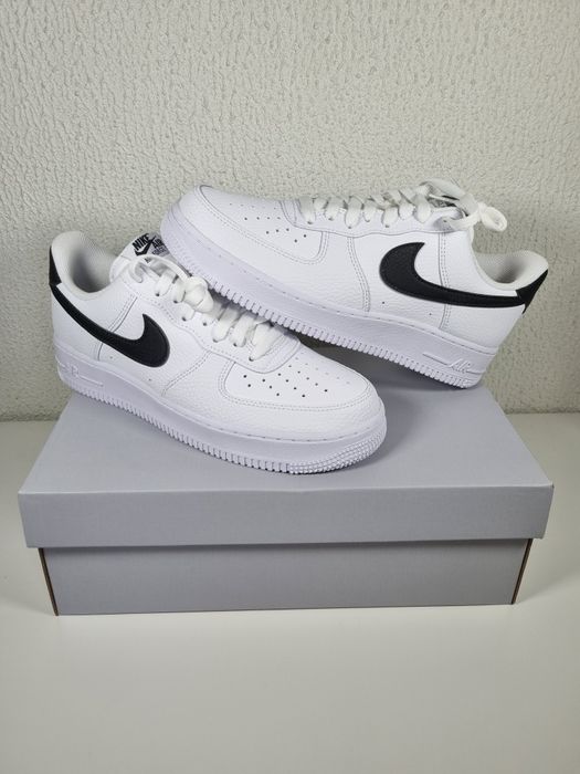 Nike Air Force 1 Branco e Preto