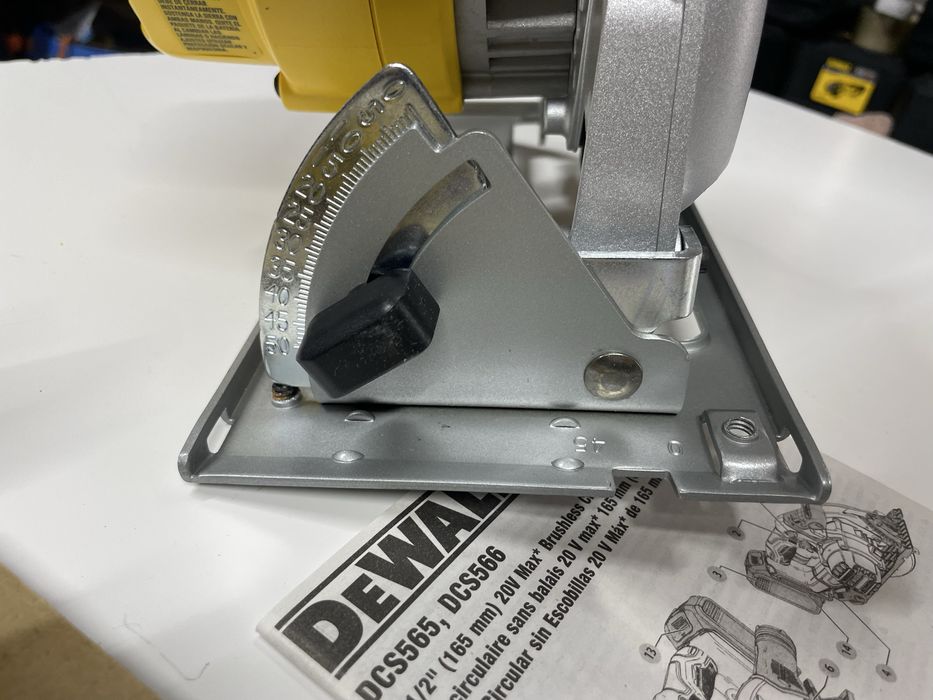 Дискова пила по дереву DeWalt DCS566/DCS565