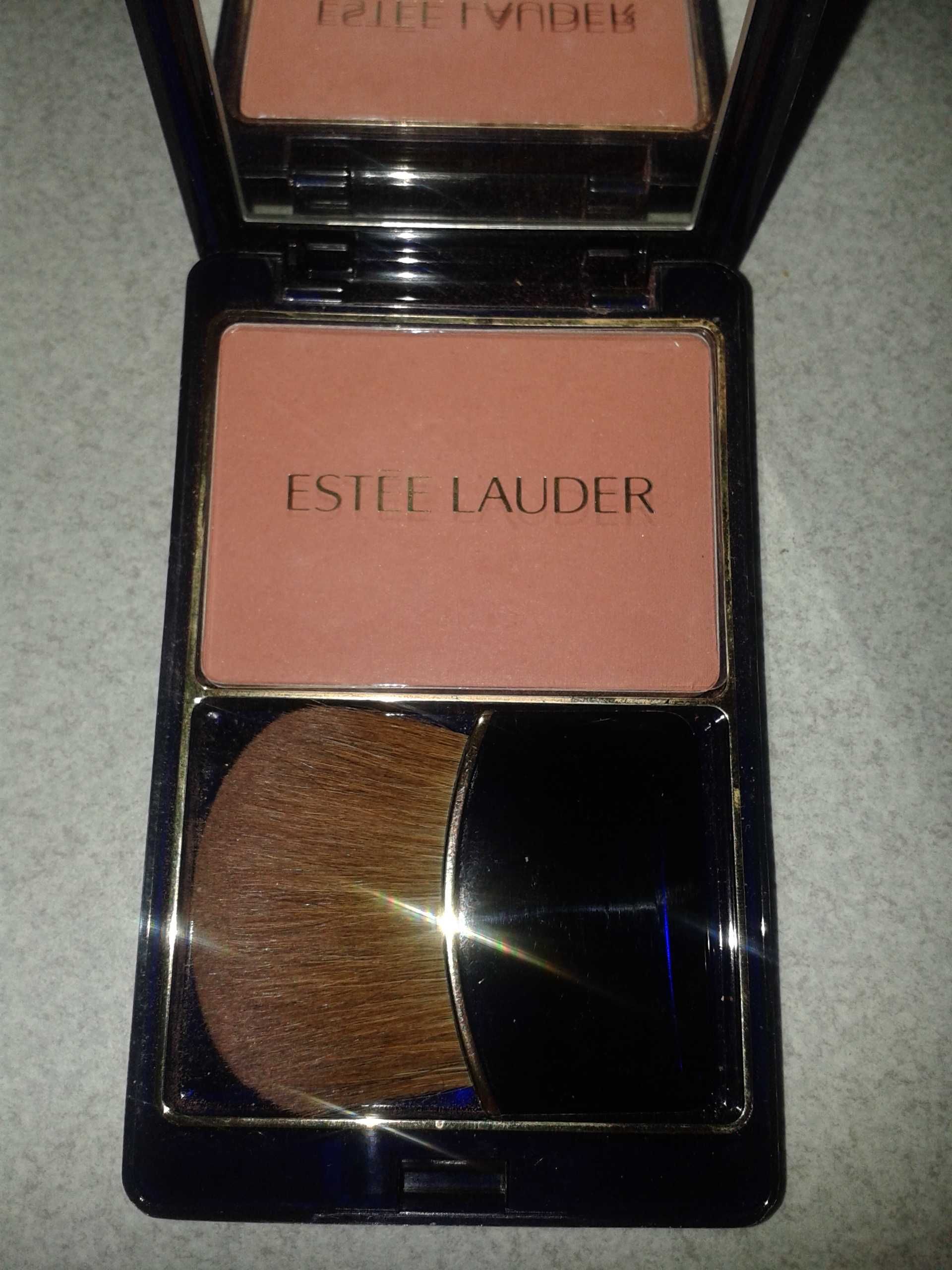 róż Estee Lauder Rosemarble 03 zestaw z lusterkiem i pędzelkiem 11g