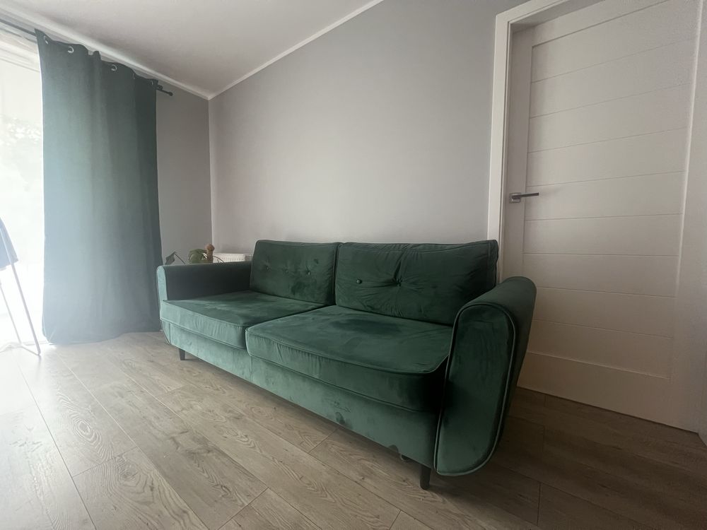 Sofa w dobrym stanie w kolorze bultekowej zieleni | 236x95