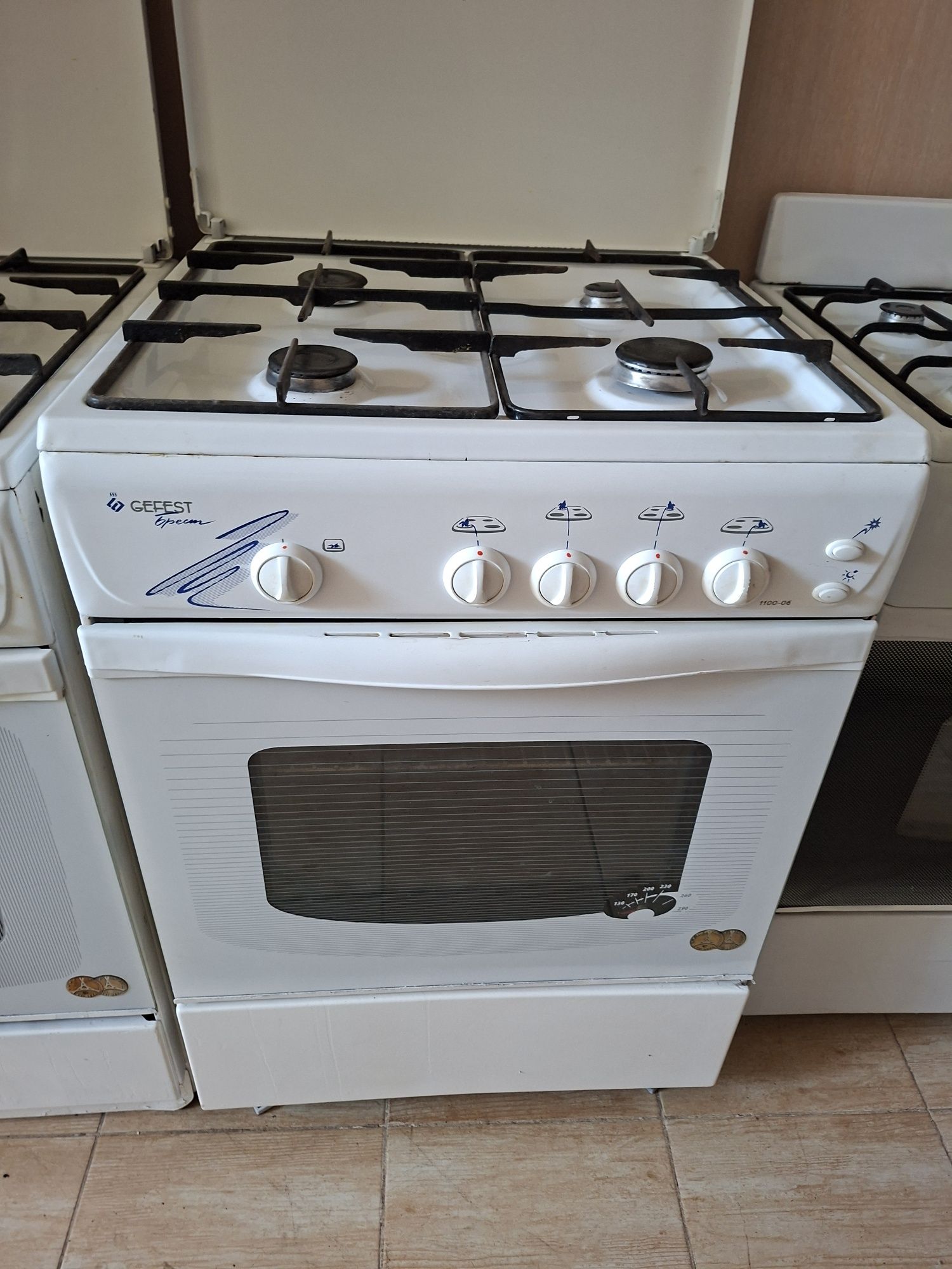 Газовая плита в рабочем состоянии