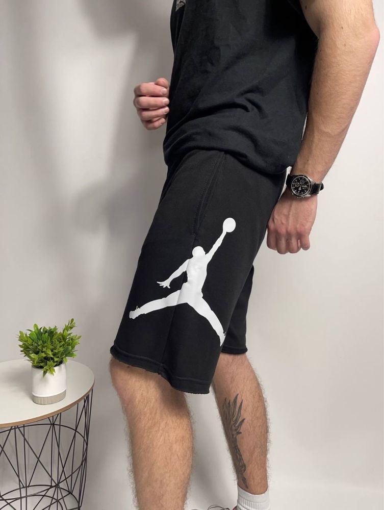 Шорты Nike Air Jordan ESSENTIALS