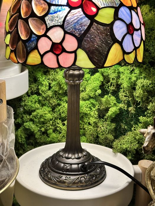 Lampa witrażowa w stylu Tiffany