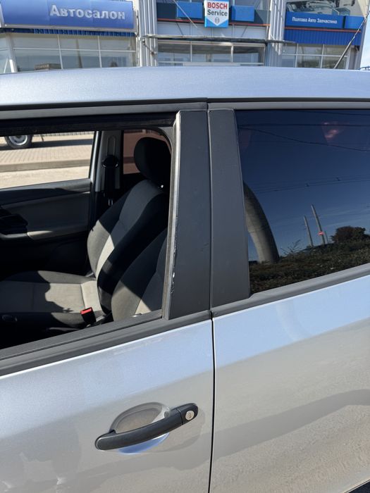 Авто skoda fabia 2011 1.2