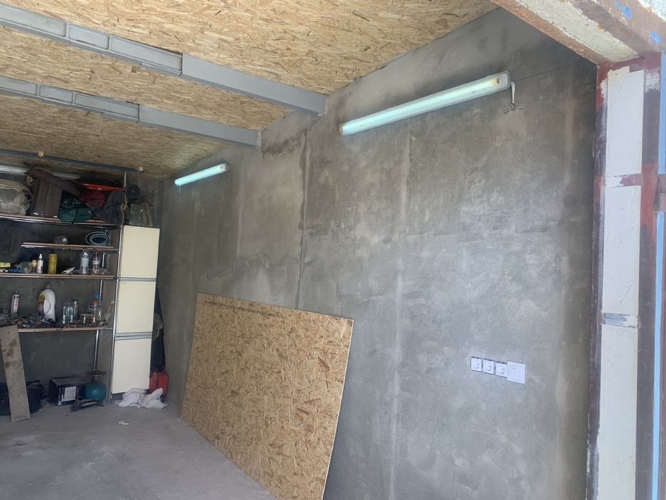 Гараж з підвалом