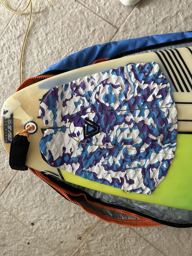 Prancha de surf 6’1 com acessorios incluidos