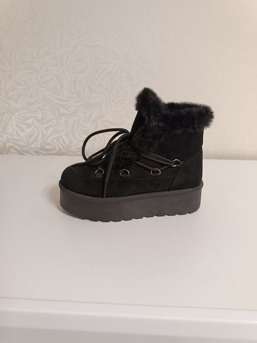 Зимові уггі для дівчинки