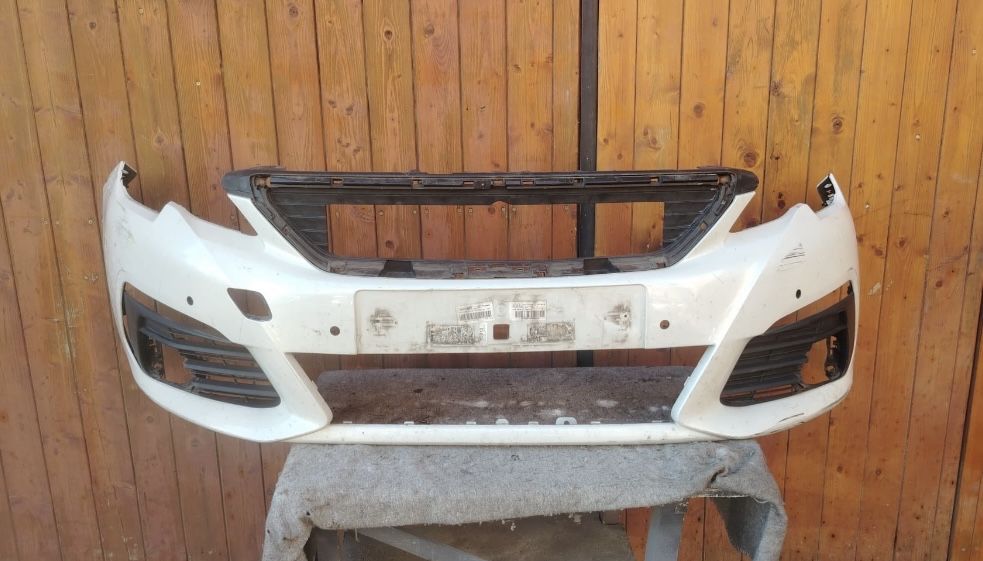Бампер передній Peugeot 308 t9