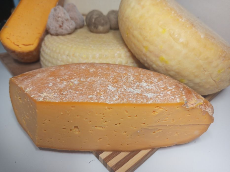 Козиний сир, крафтове сироваріння та інша продукція з козиного молока