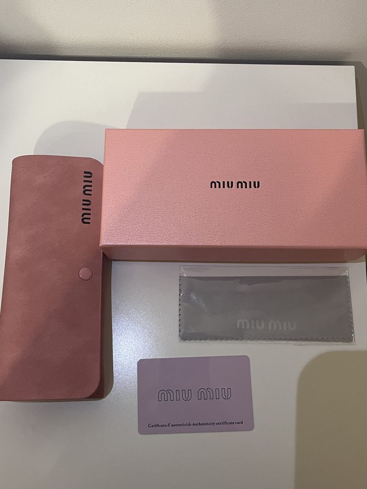 Okulary przeciwsłoneczne Miu Miu