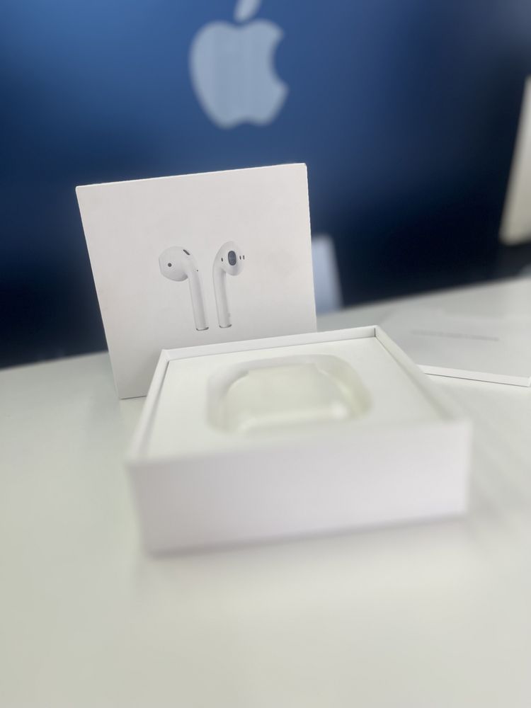 Apple Airpods (кейс і навушник R)