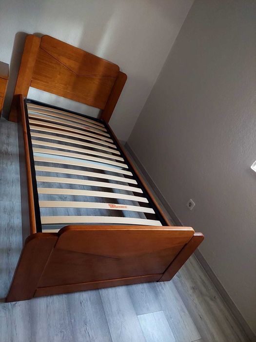 Cama solteiro 90 cm/190 cm ,altura - 31 cm