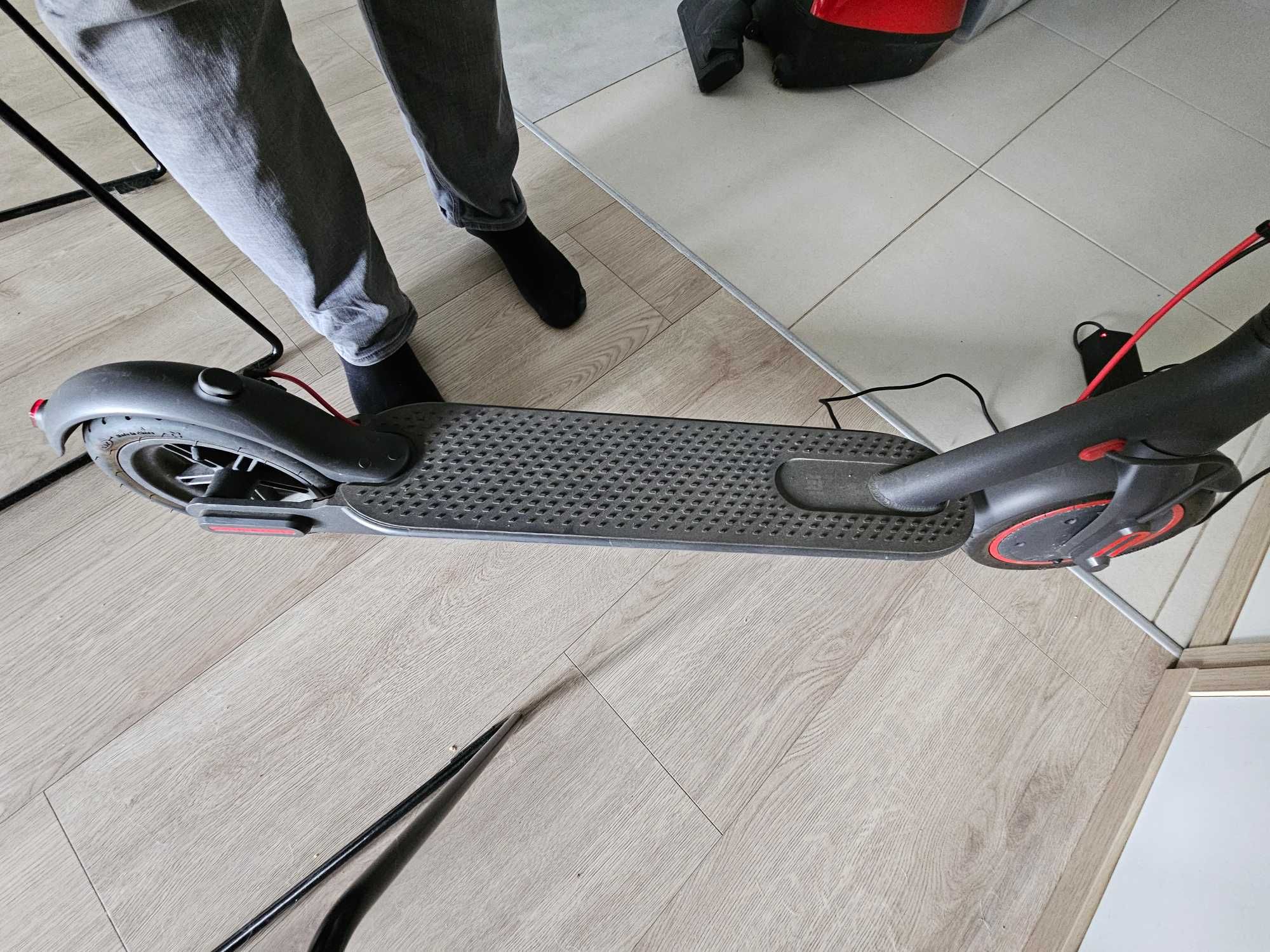 Hulajnoga Elektryczna Xiaomi M365 Pro BARDZO NISKI PRZEBIEG +Akcesoria