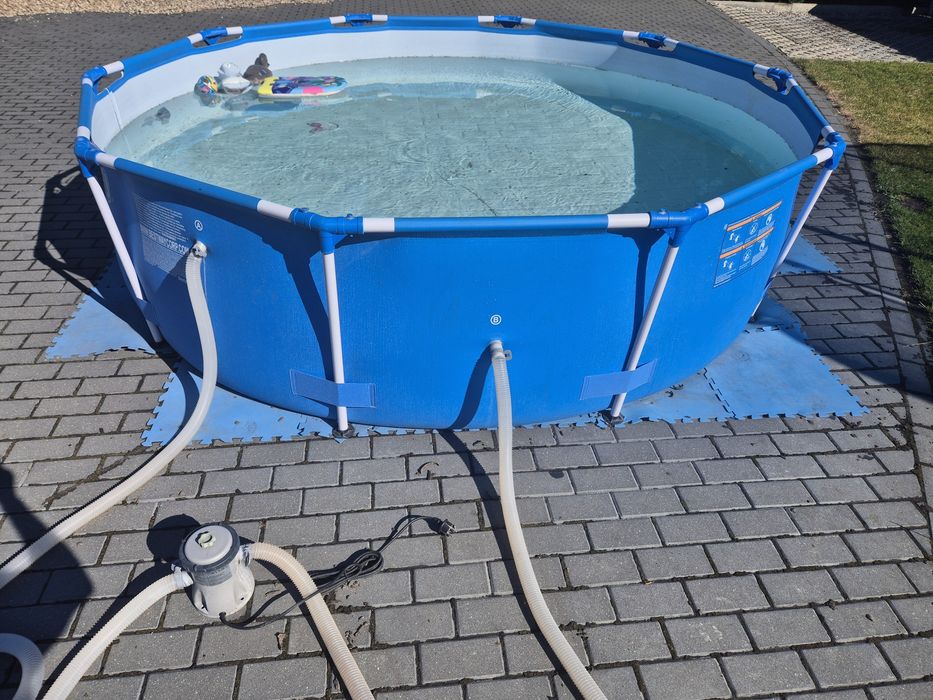 Sprzedam basen na stelarzu