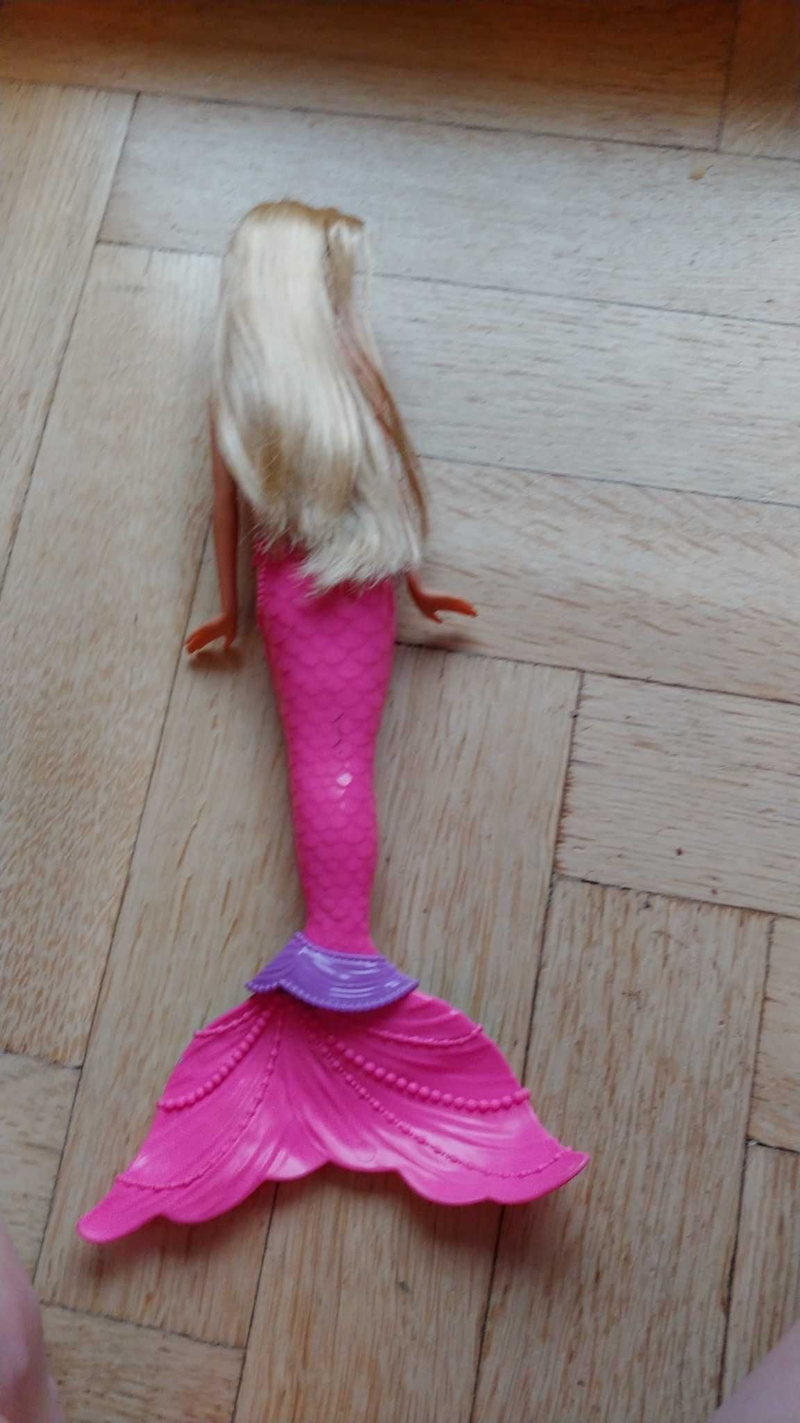 Barbie syrenka tęczowa świecący ogon Mattel