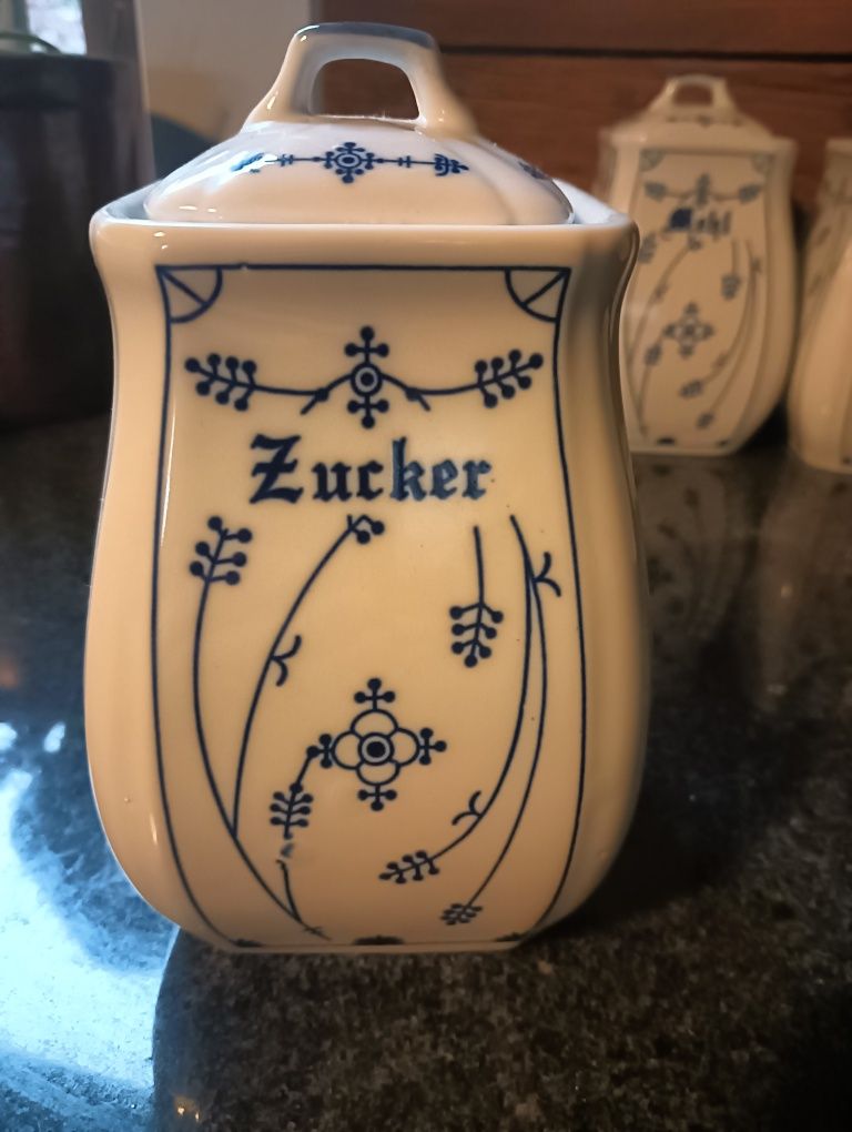 Powojenne ceramiczne pojemniki na sól make recznie maloeane farmhouse