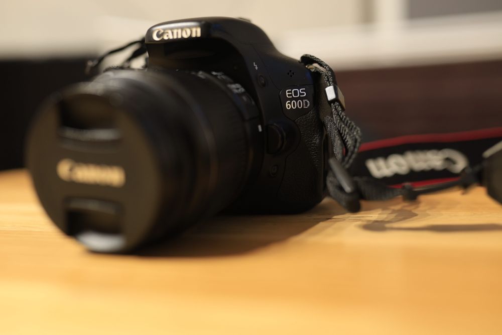 Aparat canon eos 600 D z obiektywem efs 18-55mm