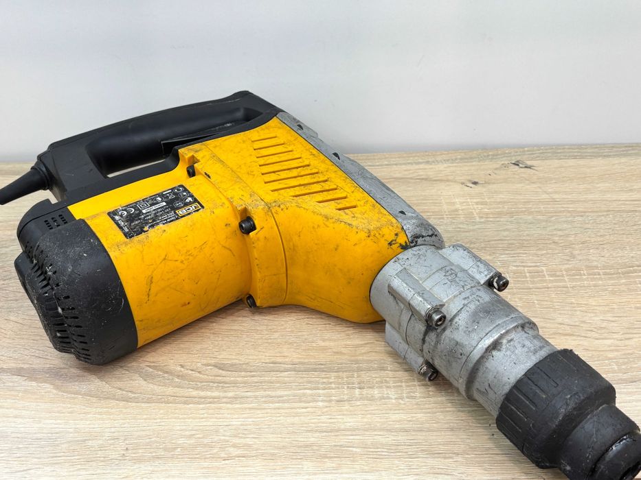 Młot wyburzeniowy JCB sds 1200w