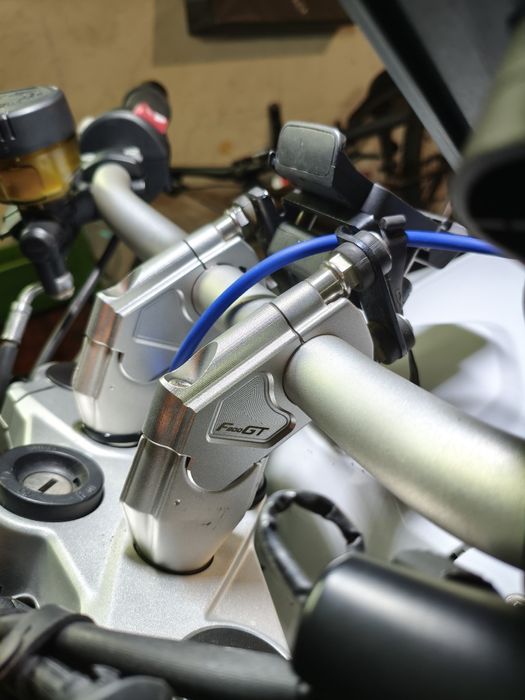 Podwyższenie kierownicy motocykla