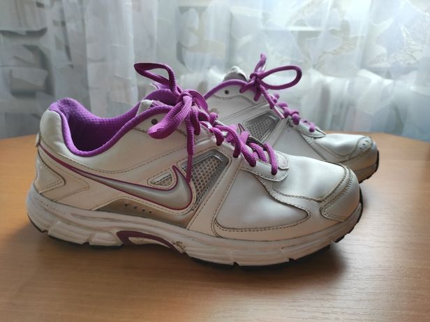 Кожаные кроссовки nike (найк) womens dart 9