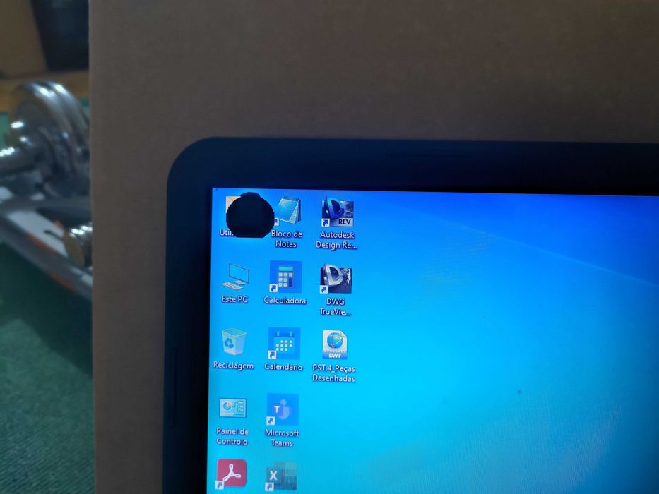 HP Laptop / Portátil com 12GB RAM e 128GB SSD (com Marcas de Uso)
