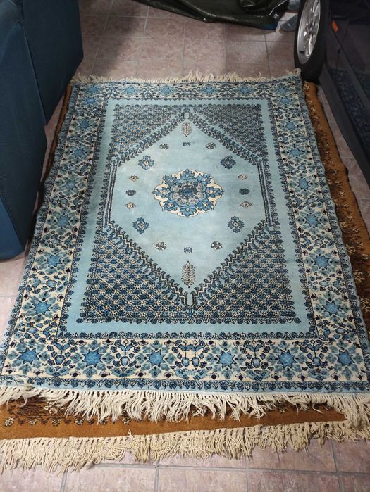 Tapete azul de origem Marrocos