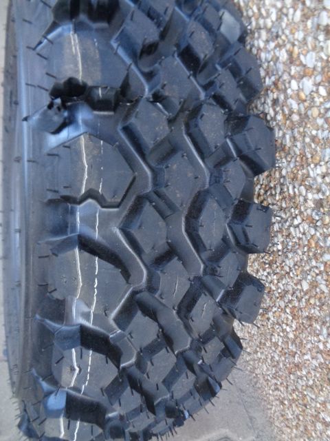 215/75R15 Opony Bieżnikowane TERENOWE 4X4