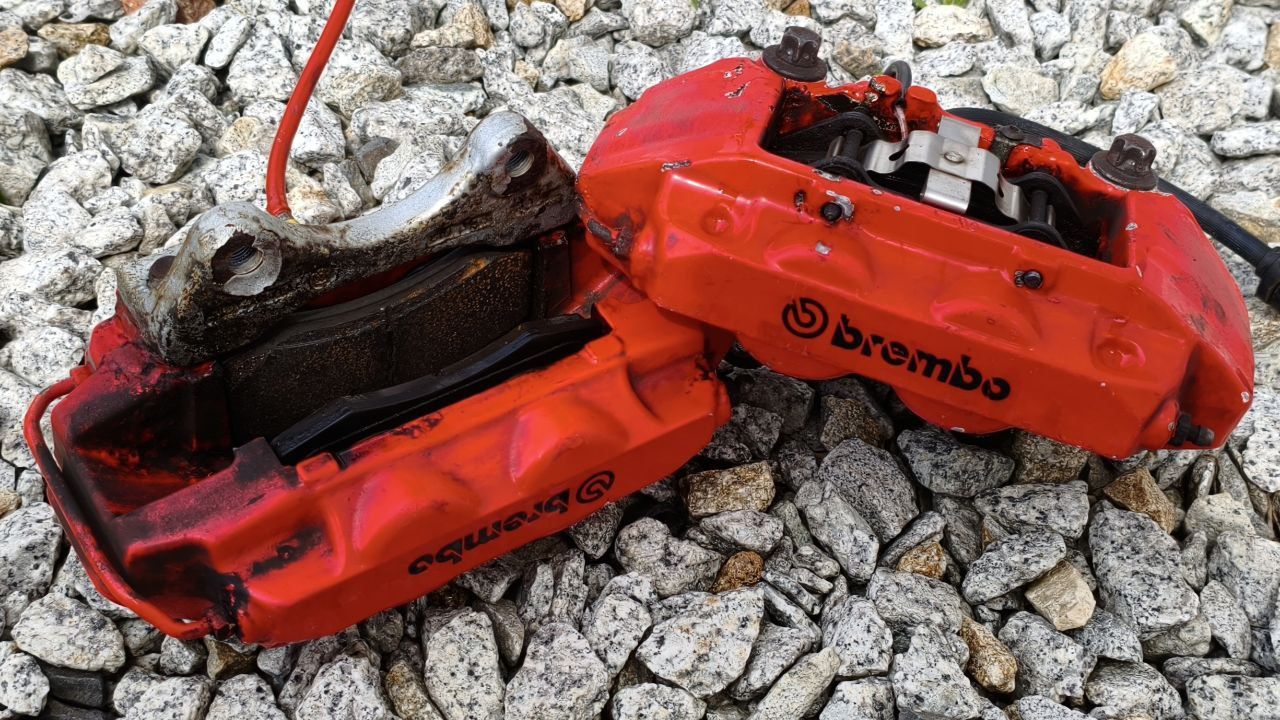 Zaciski hamulcowe Brembo Alfa Fiat 500 Abarth Punto EVO KJS Clio