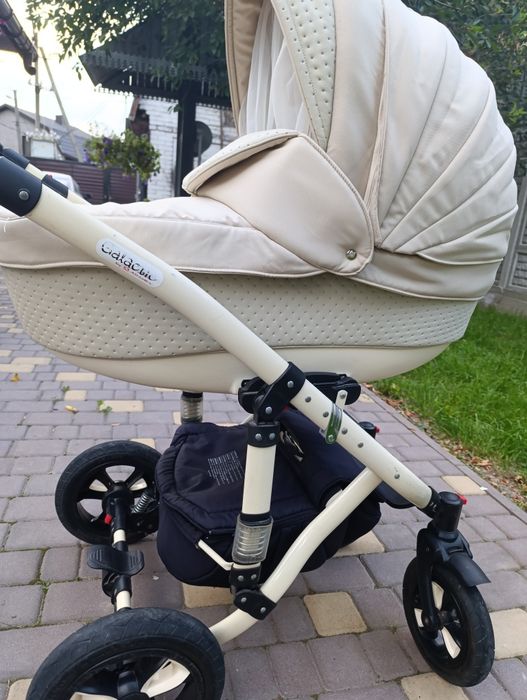 Продам коляску 2 в 1