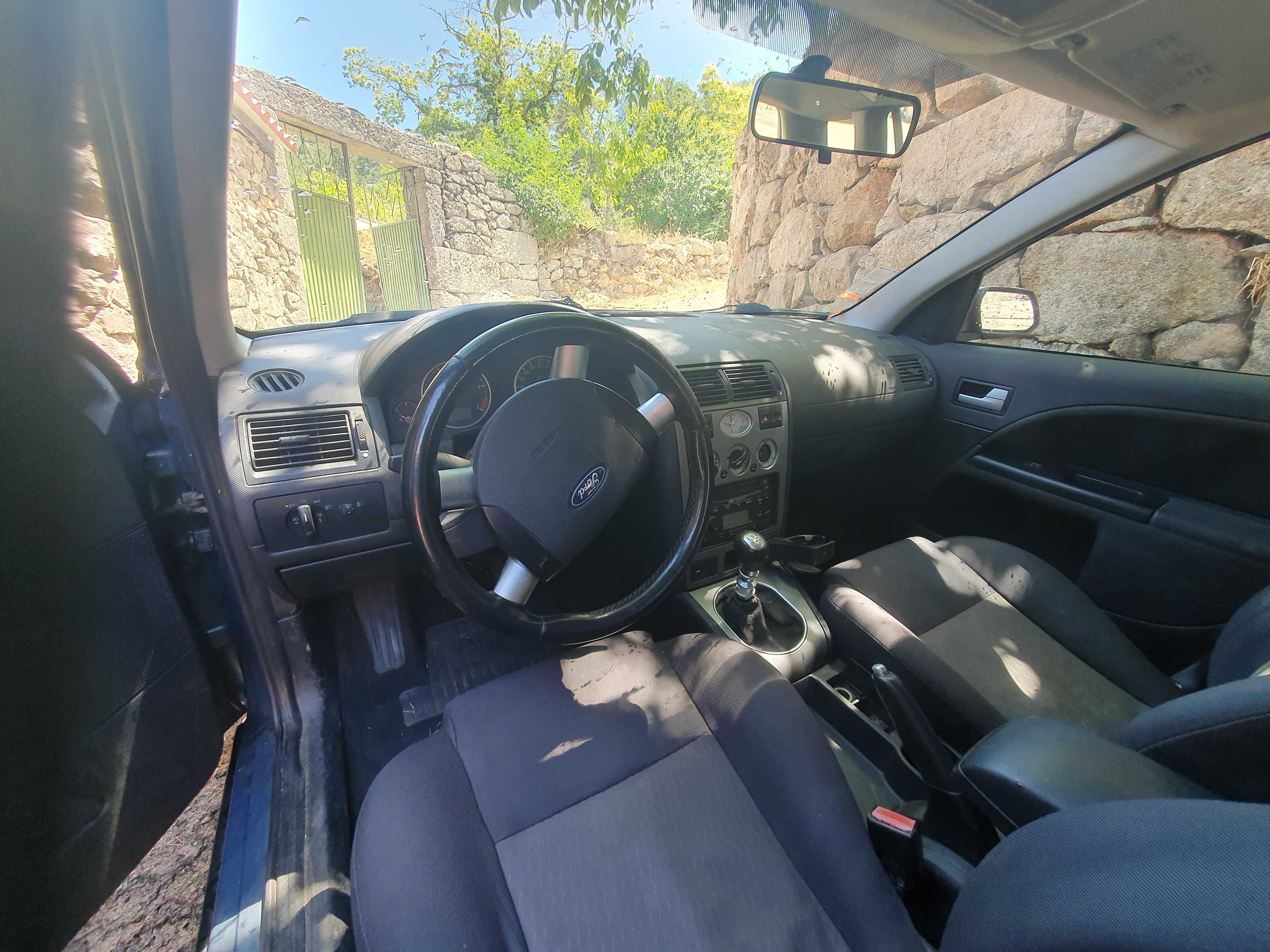 Ford Mondeo Carrinha 2001 – Funciona mas Precisa de Reparações