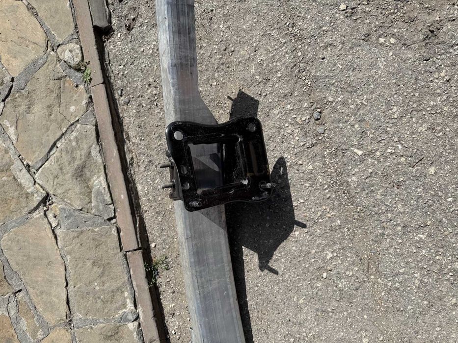 Підсилювач переднього бамперу Tesla Model S Plaid 2021-2025