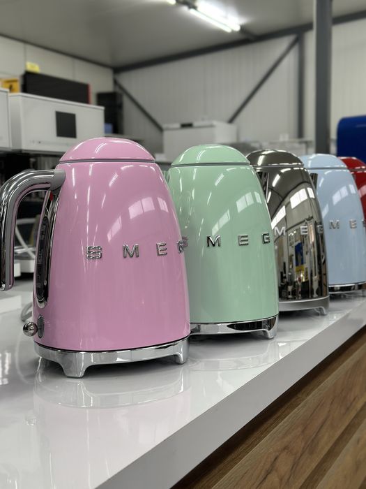 Smeg KLF03 електричний чайник