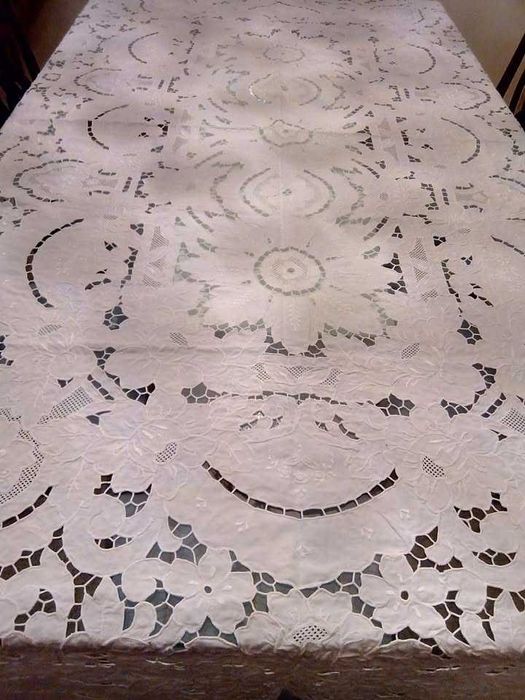 Toalha bordado da Madeira (com 12 guardanapos), artigo Nacional