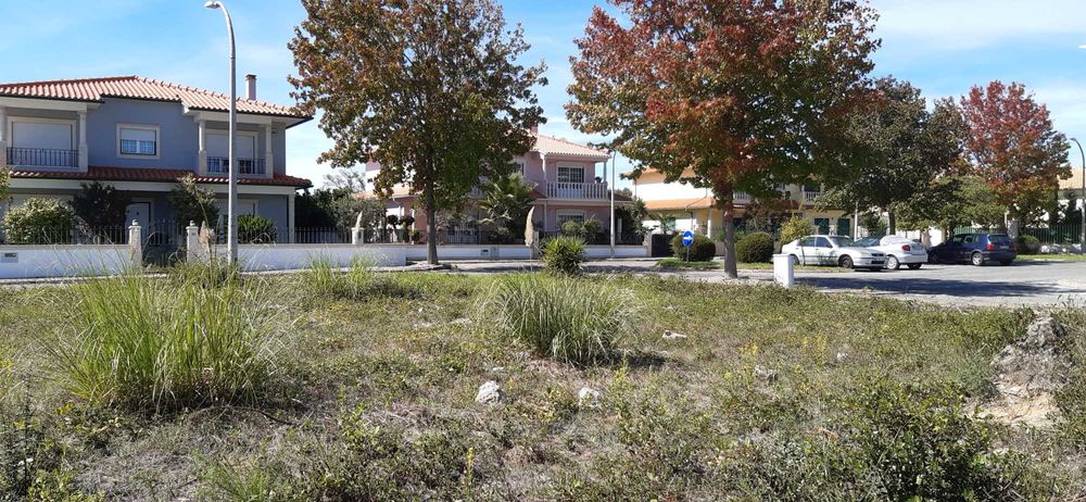 Lote para construção, zona de Santa Clara, em Leiria.
