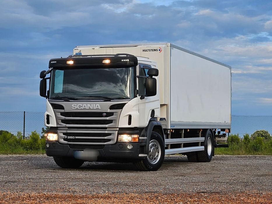 Scania P 250  Scania chlodnia 4x2 sprowadzona euro6 winda