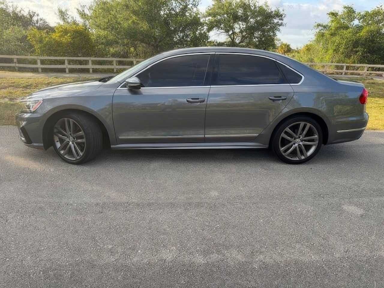 2016 Volkswagen Passat R-Line