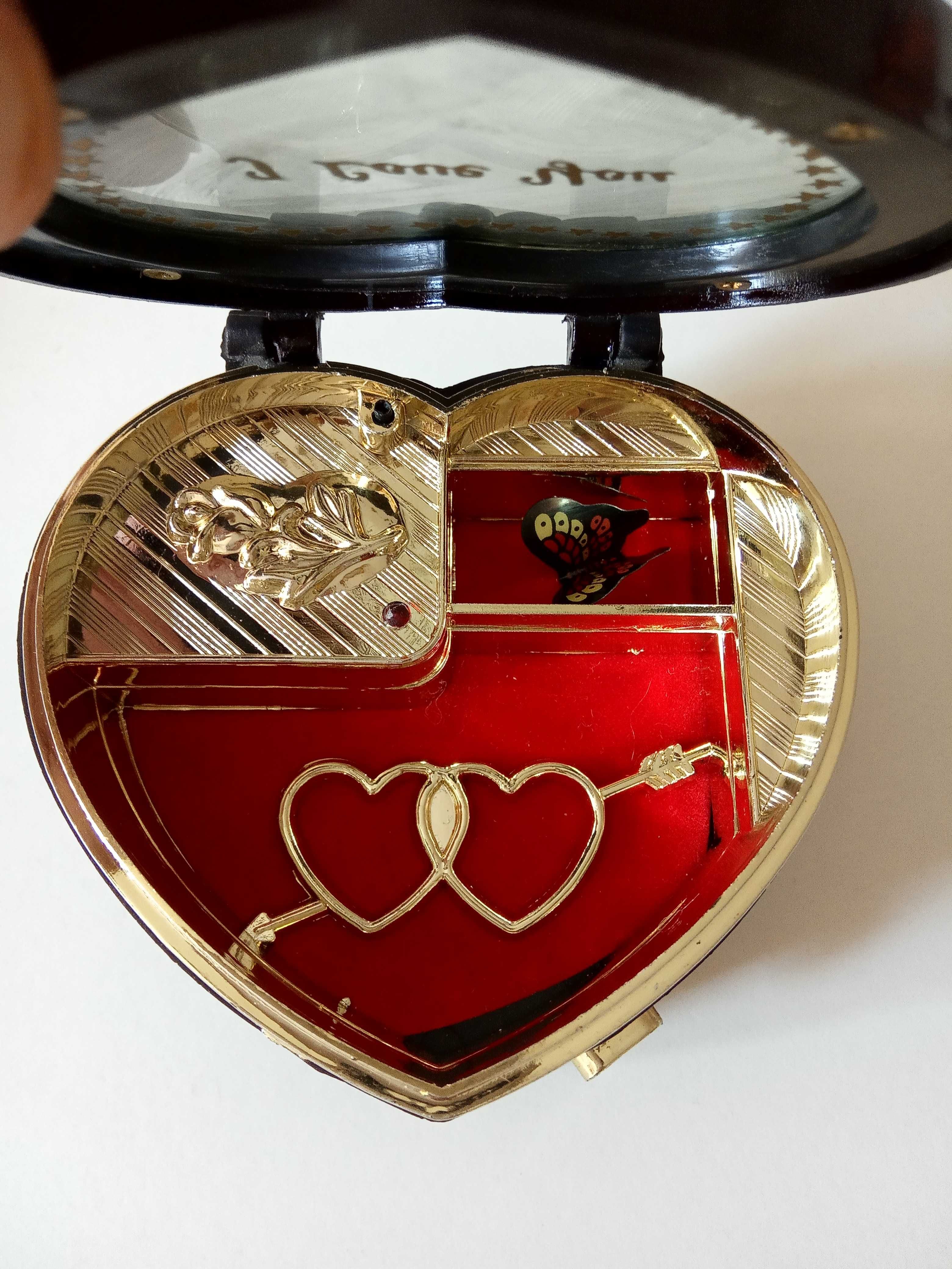 шкатулка в виде сердечка для украшений колец сережек цепочек