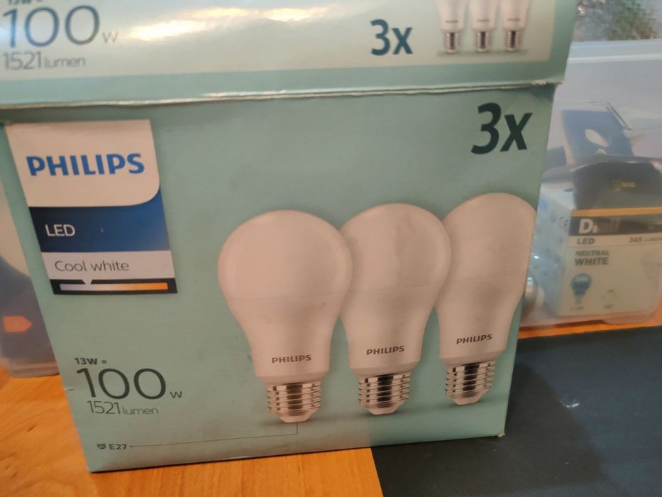 Żarówki Philips 1521 LM inteligentne