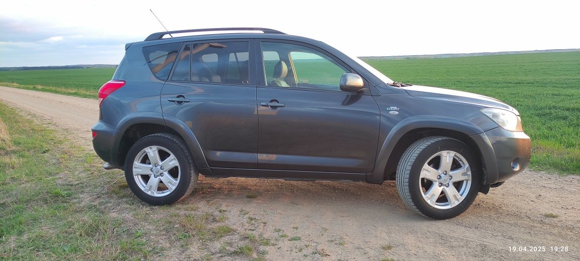 Toyota RAV4 2.2 4x4 | 2007 | Podgrz. szyba, fotele, klima 2-stref